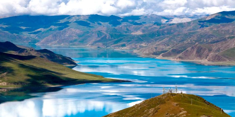Yamdrok Tso Turquoise Lake Trek